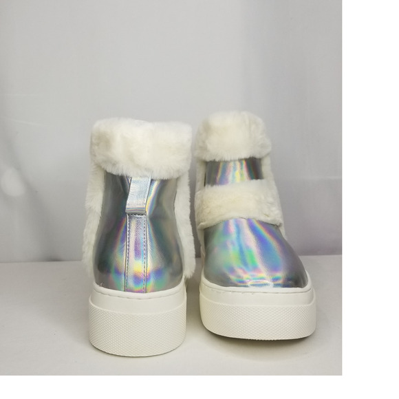 Steve Madden Youth Bunny Fur Boots Big Kids Size 4 Silver NWT - Picture 7 of 8